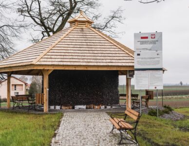 „Budowa tężni solankowej wraz z małą architekturą w miejscowości Staw Noakowski”