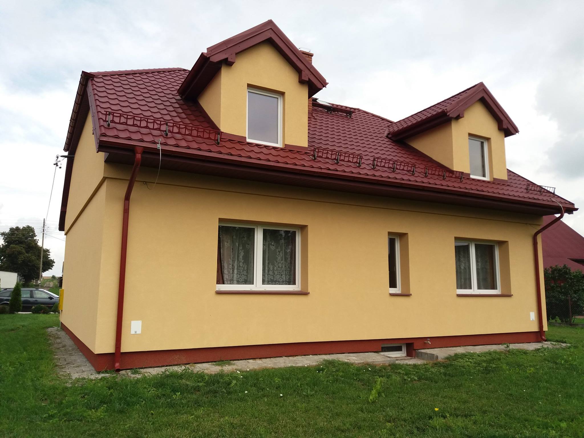 Przebudowa dachu i remont budynku Koła Gospodyń Wiejskich w Horyszowie Polskim