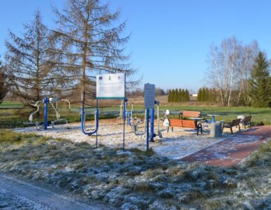 Budowa zewnętrznej siłowni w miejscowości Kulików