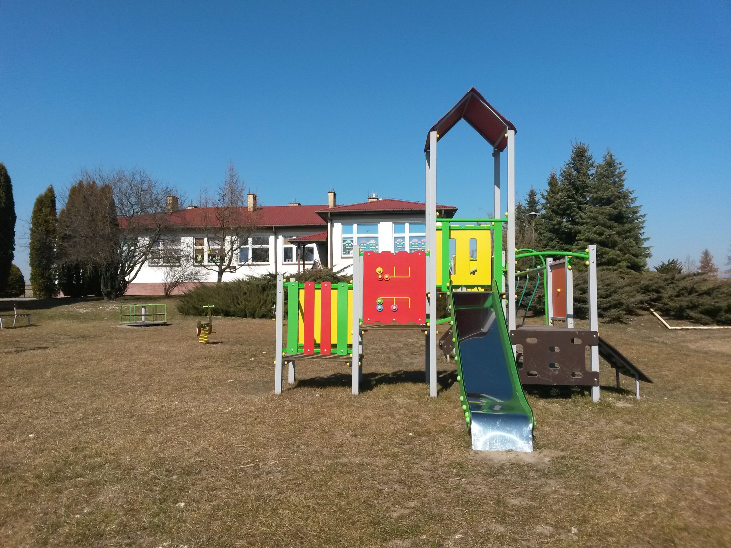 Budowa placu zabaw w miejscowości Ruszów